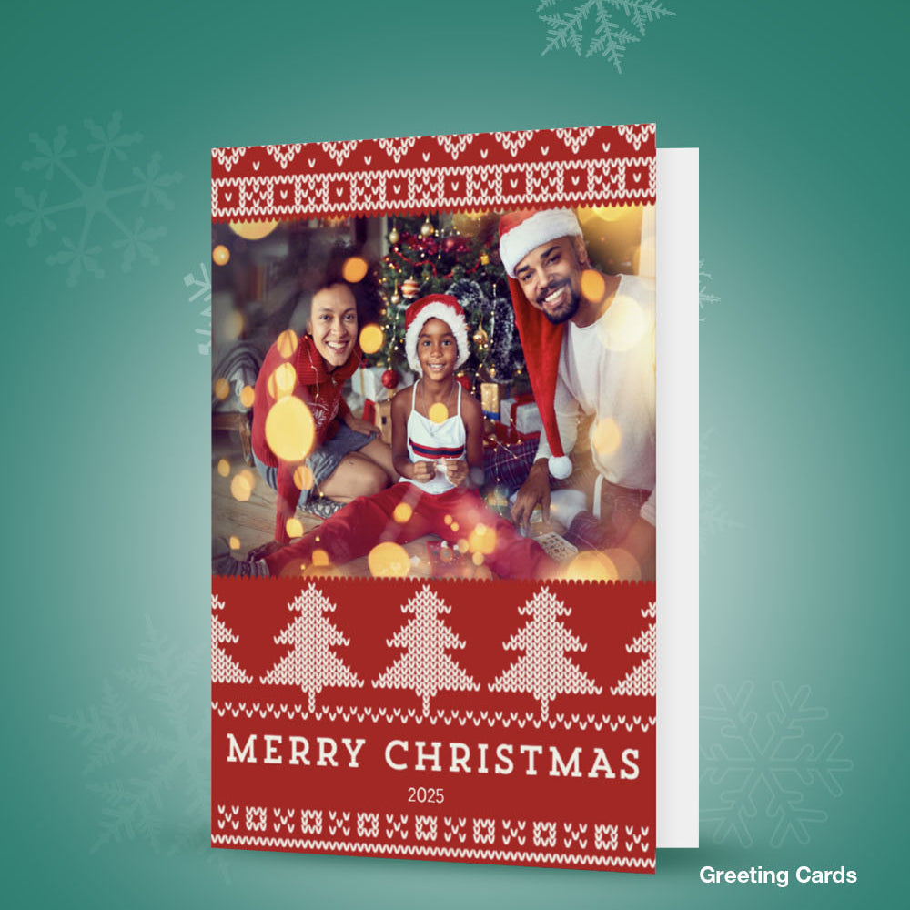 Christmas greeting card with a family photo on a green background with snowflakes, featuring Fujifilm Printlife branding.